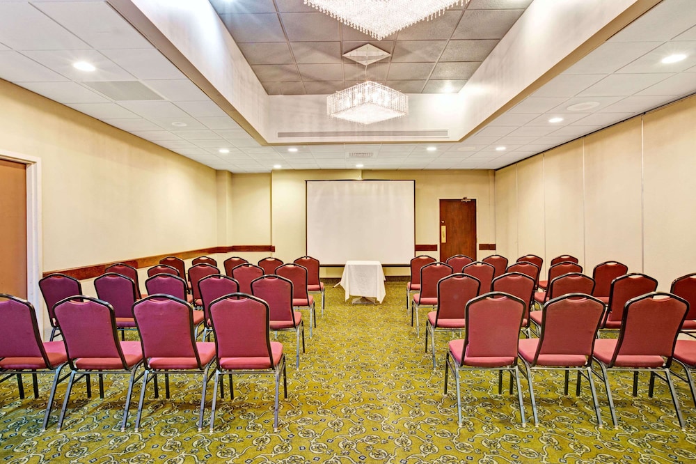 Sonesta Select Hotels Statesville - photo 31