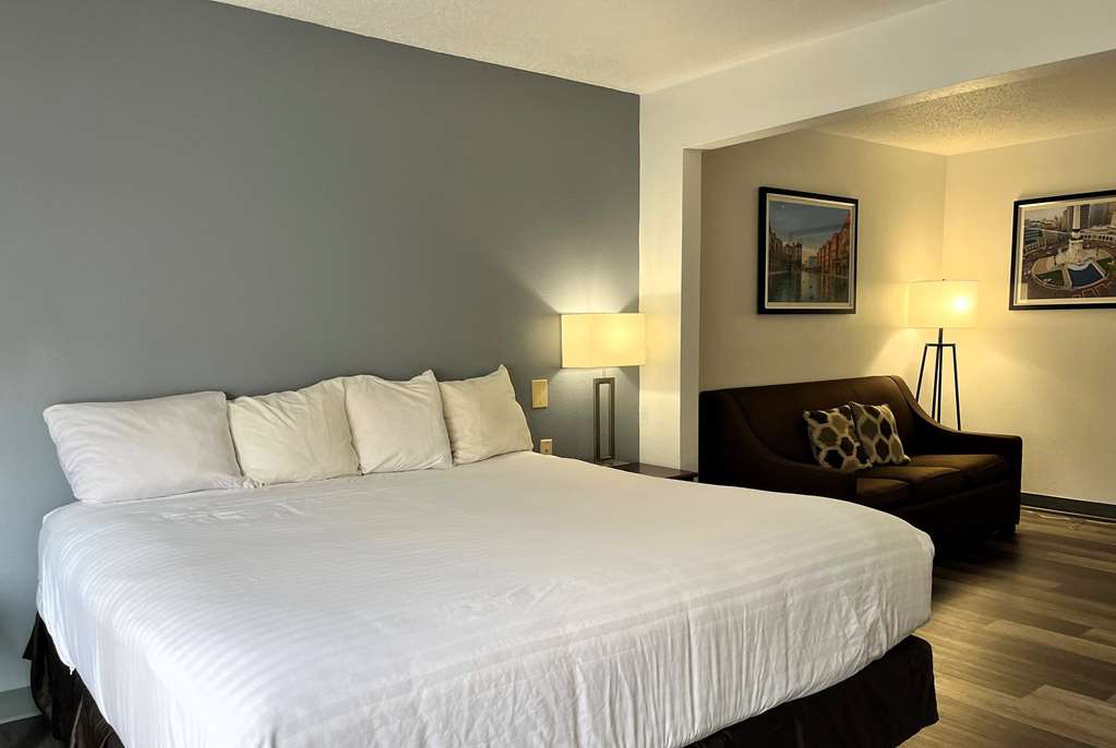 Wingate by Wyndham Indianapolis Airport Rockville Rd. - photo 9