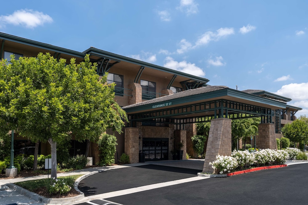 Hampton Inn & Suites Agoura Hills - photo 40