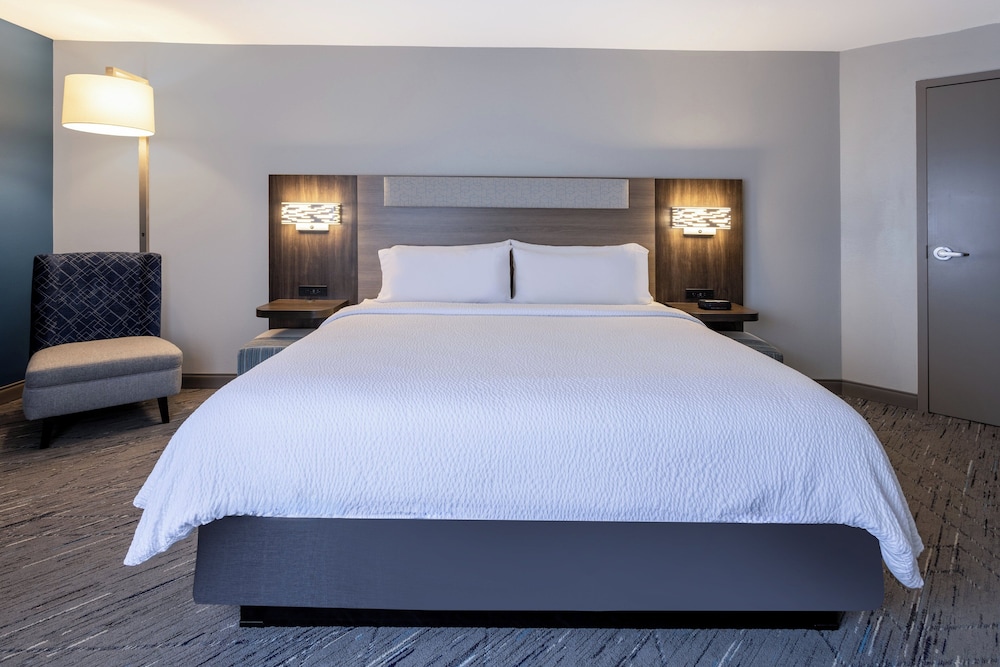 Holiday Inn Express & Suites Flowood by IHG - photo 27