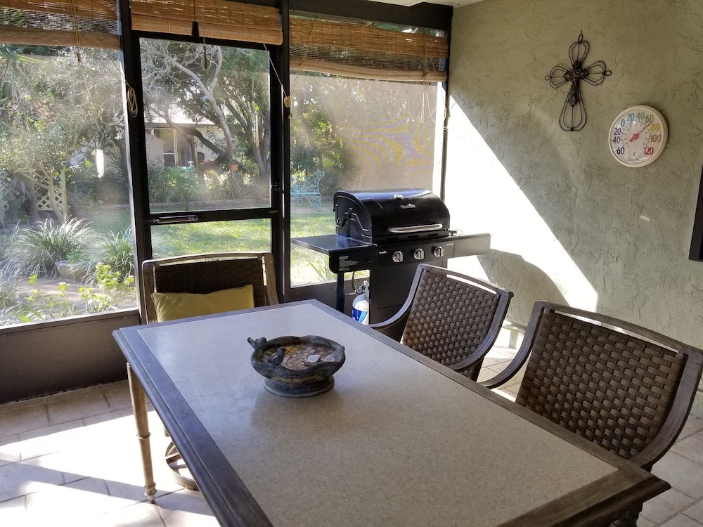 See Shack - photo 9