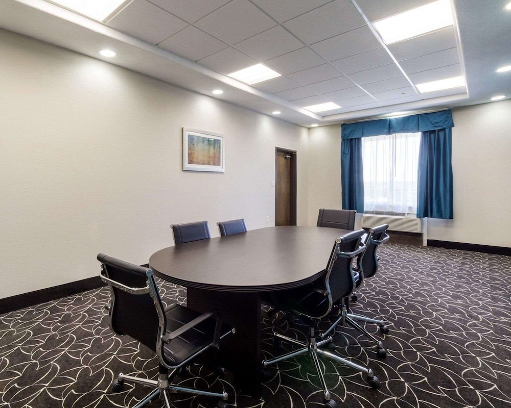 Garner Hotel Victoria East by IHG - photo 41