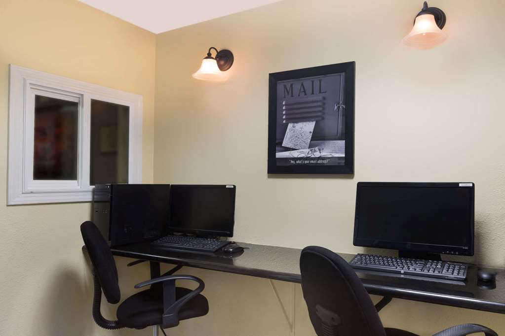 Hawthorn Suites by Wyndham Rancho Cordova Folsom - photo 17
