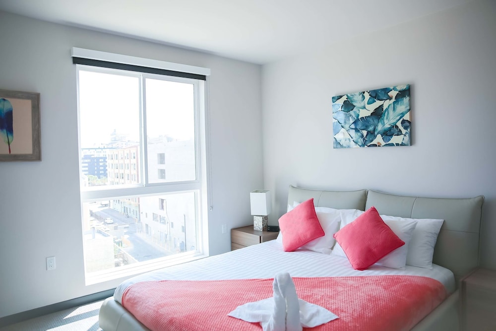 Fully Furnished Suites near Little Tokyo - photo 11