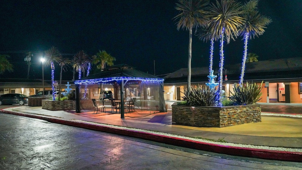 Americas Best Value Inn Antioch - photo 29