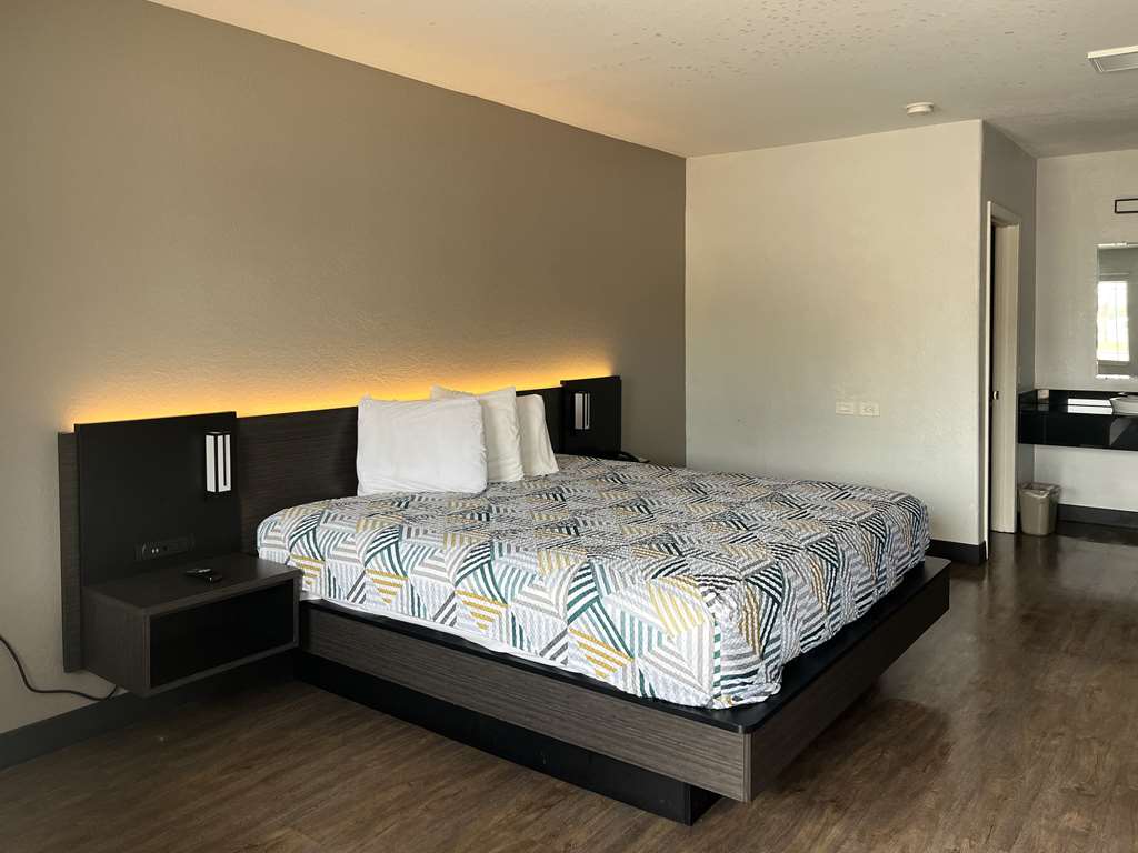 Motel6 Seguin TX - photo 6