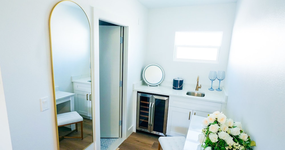 Ivory Sands Beach Suites - photo 7