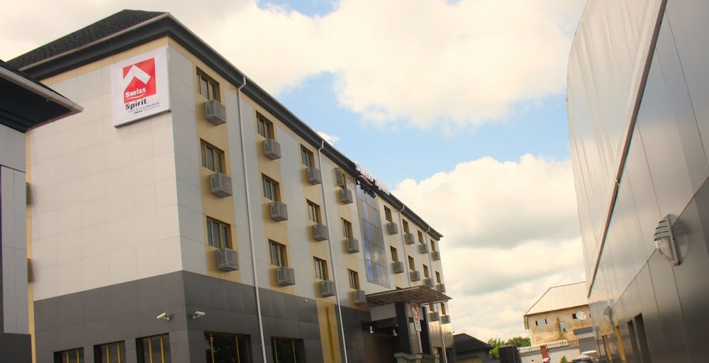 Mardezok Hotel in Asaba, Nigeria