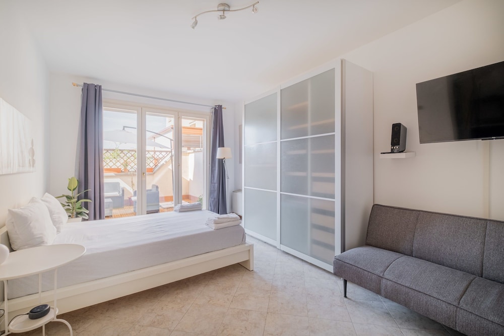 Homeby Savena Terrace Apartment — 4-Star Luxury Hotel in San Lazzaro, Italy
