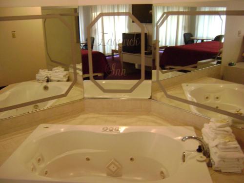 Edgewick Inn - photo 17