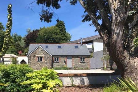 Gilliflower 1 bedroom cottage at Trethwale Barns Holiday Home — 4-Star Luxury Hotel in Liskeard, United Kingdom