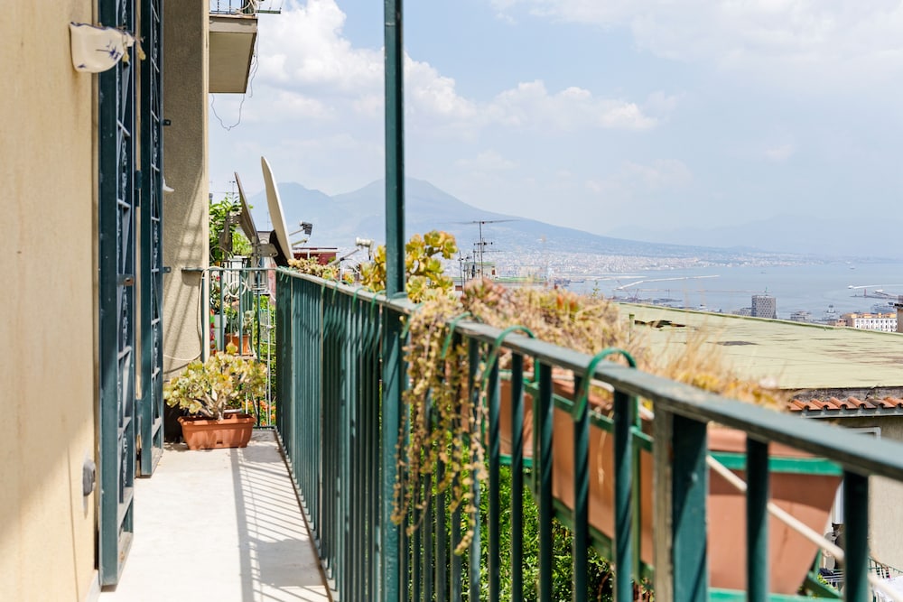 Salvator Rosa Metro Station Flat — 4-Star Luxury Hotel in Naples, Italy
