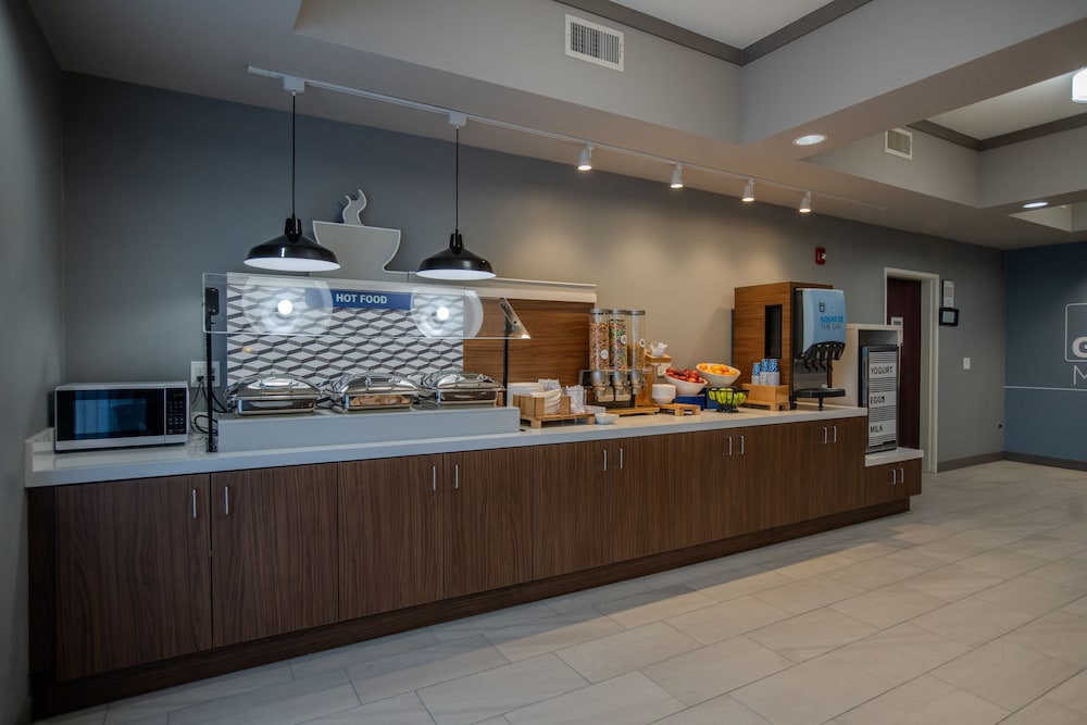Holiday Inn Express Cleveland by IHG - photo 42