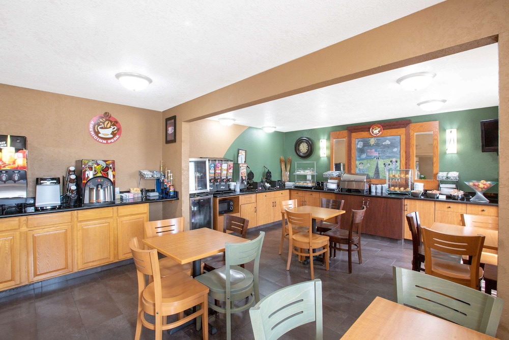 AmericInn by Wyndham Council Bluffs - featured photo