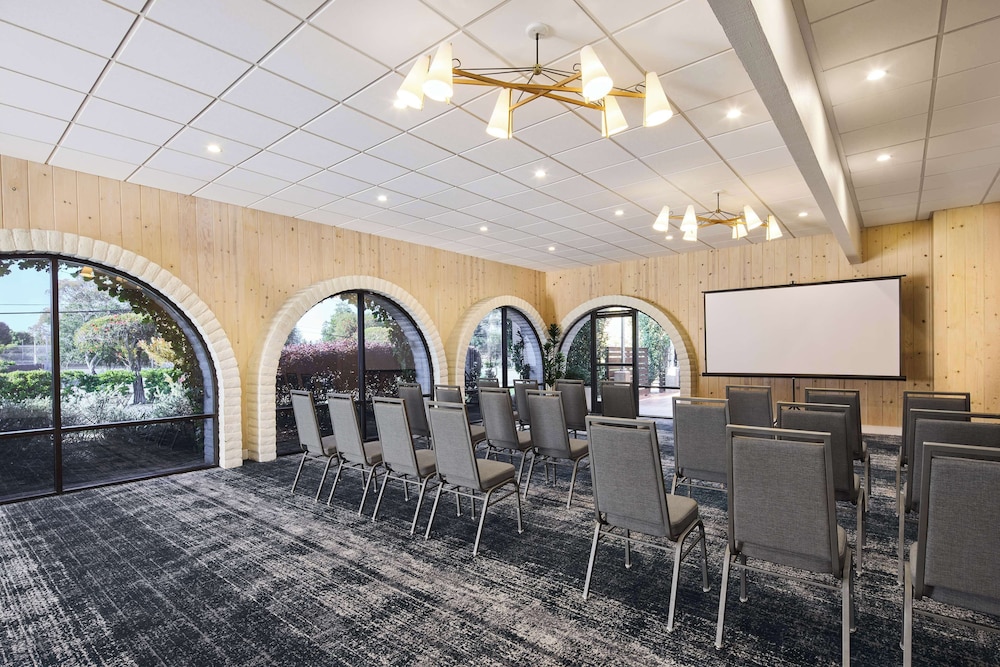 The Leta Santa Barbara Goleta Tapestry Collection by Hilton - photo 88