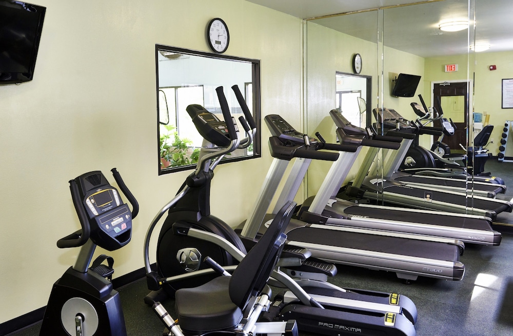 Holiday Inn Express & Suites Birmingham South Pelham by IHG - photo 20