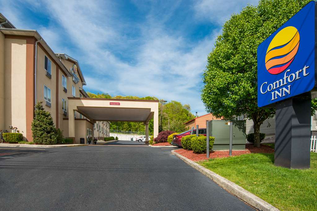 Comfort Inn Naugatuck Shelton CT - featured photo