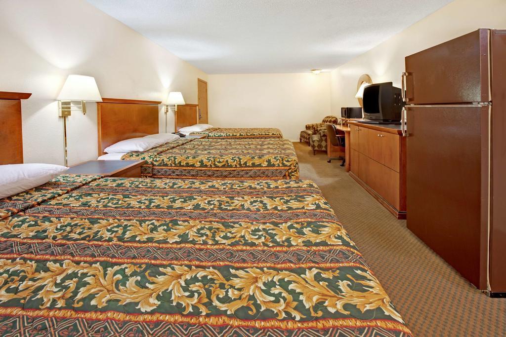 Knights Inn Anadarko - photo 8