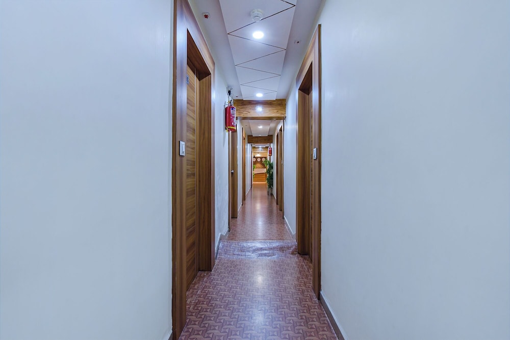 FabHotel Silver Inn — Ahmedabad — photo 4