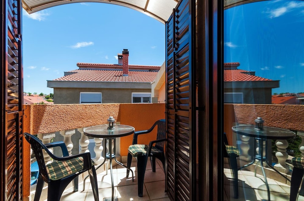 Brane Free Parking SA6 Josip in Zadar, Croatia