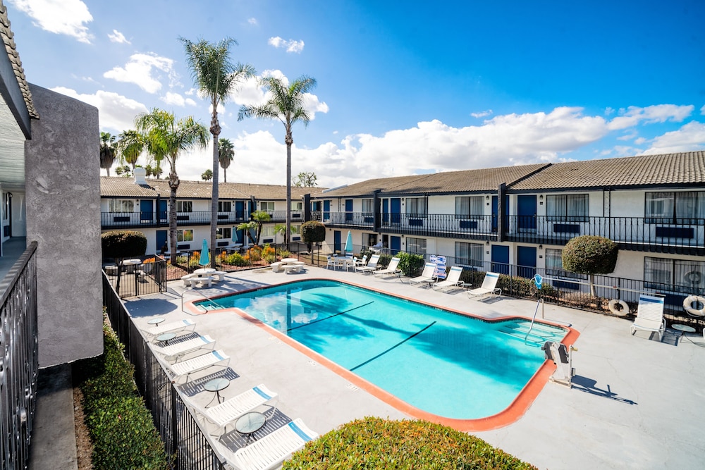 Buena Park Hotel Near Knott’s Berry Farm in Buena Park, United States
