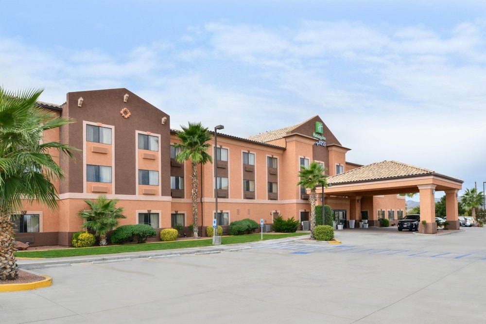 Holiday Inn Express Hotel & Suites Kingman by IHG - photo 43