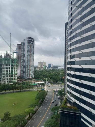 Fort Victoria Condominium Tower C — 4-Star Luxury Hotel in Manila, Philippines