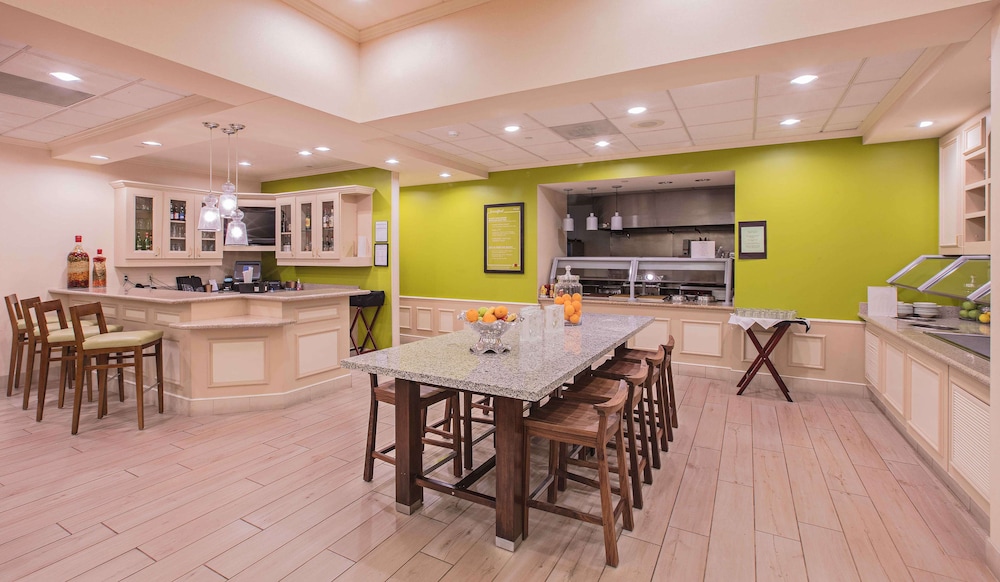 Hilton Garden Inn Des Moines Urbandale - photo 19