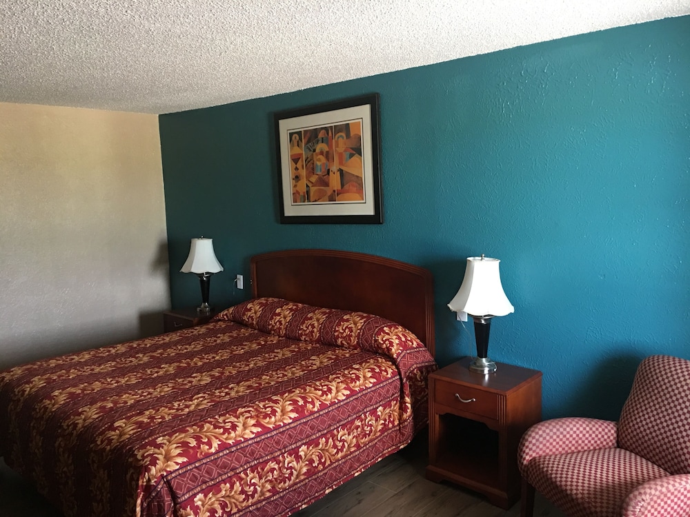 Chaparral Motel - photo 31