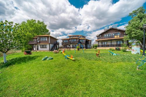 Hotel Complex Zlatnata Ribka — hotel in Dobrich