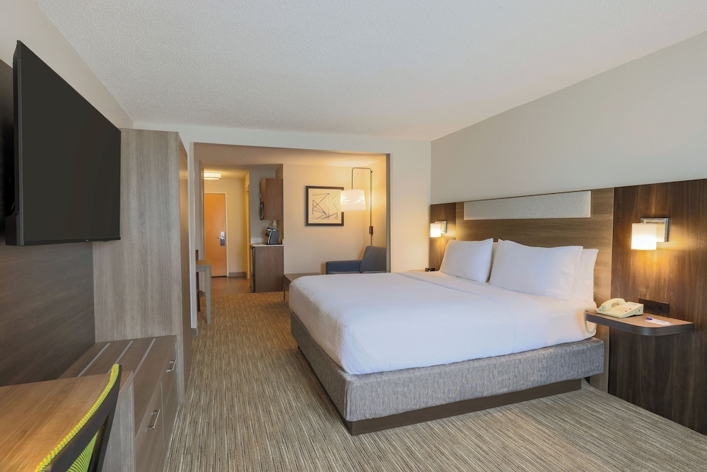 Holiday Inn Express & Suites Raleigh North Wake Forest by IHG - photo 7