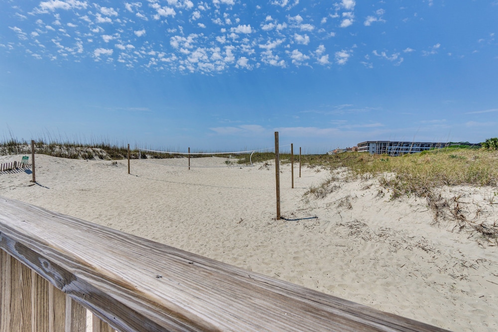 Walk to Beach: Resort Perks at Hilton Head Condo - photo 27