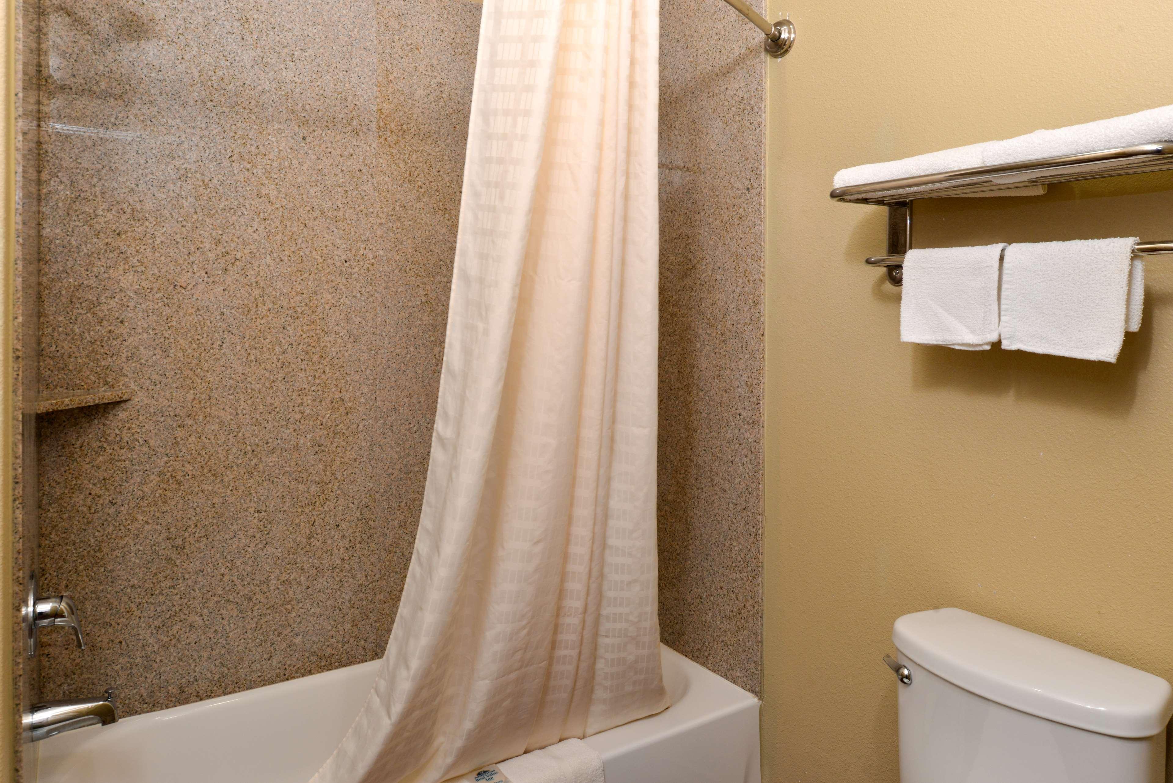 Studio Inn & Suites Kitchenettes - photo 19