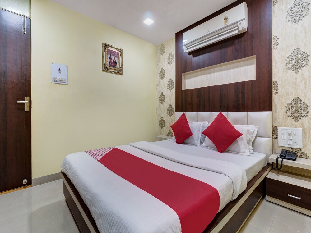 OYO 24888 Hotel Sham Palace in Katra, India