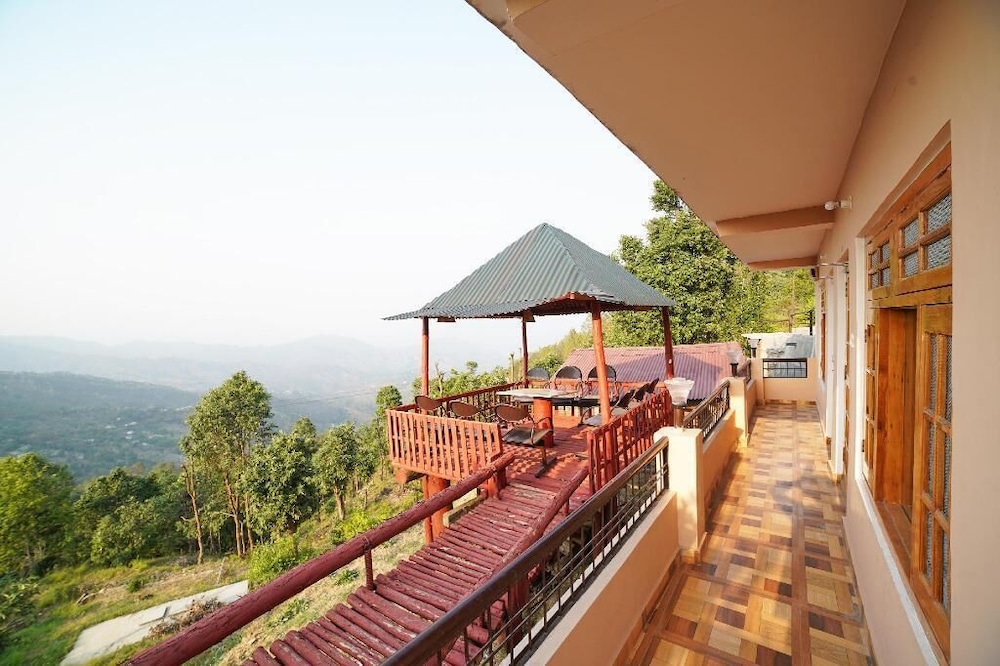 Hotel Pine & Dine Almora in Almora, India
