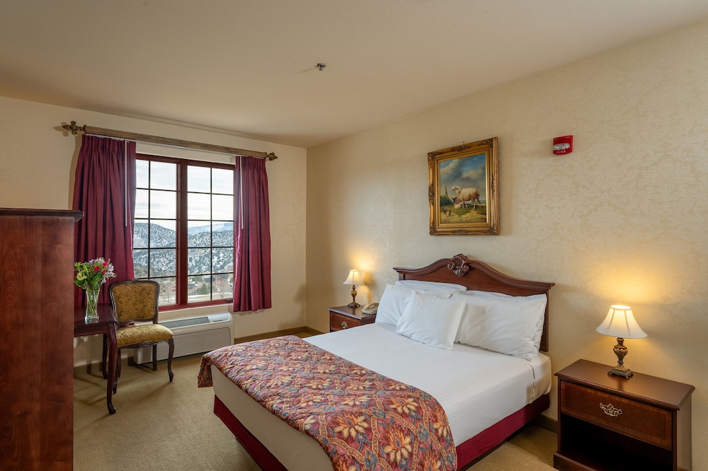 Silverland Inn and Suites - photo 19