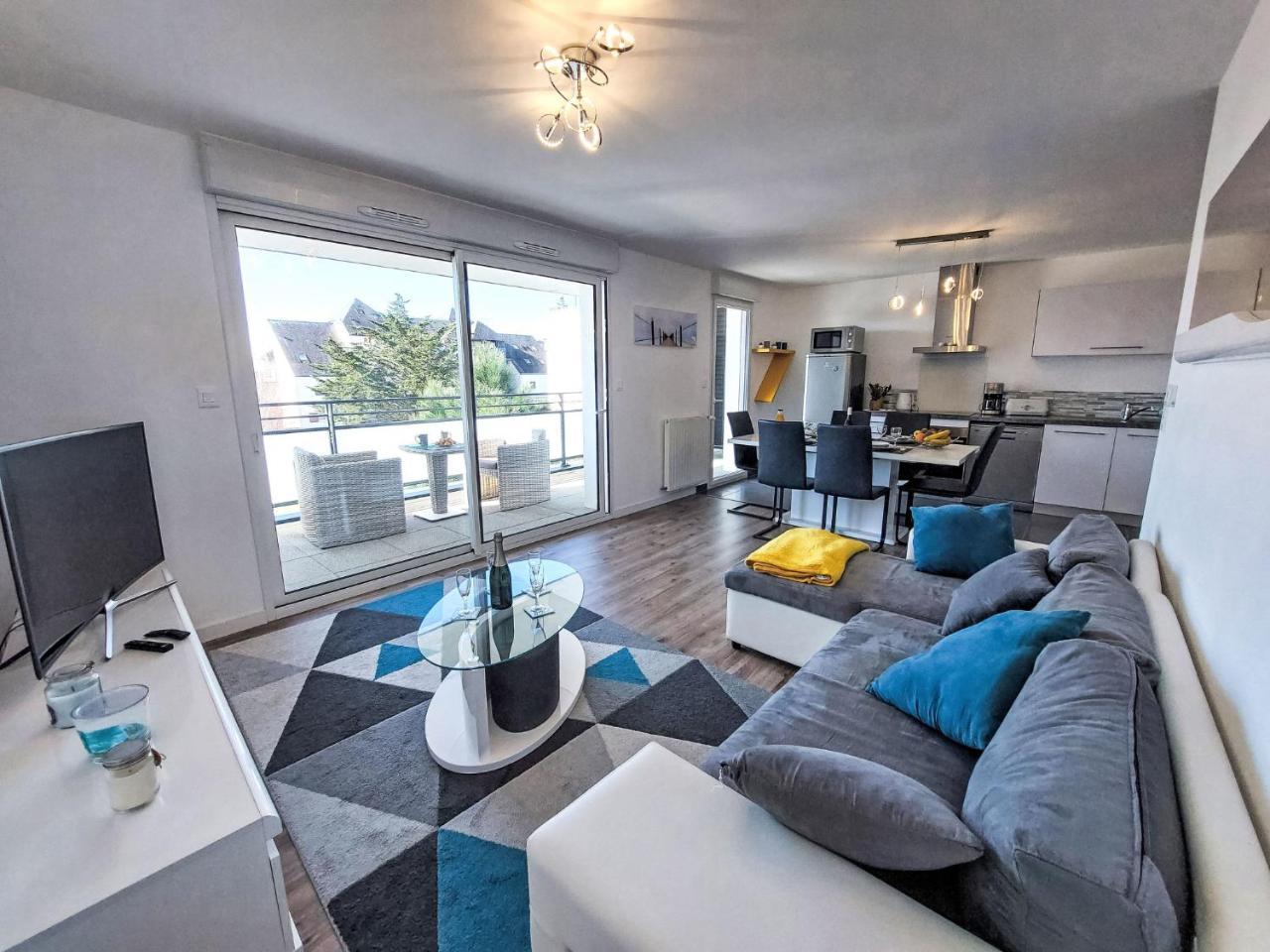 Apartment Grand Balcon Piscine Et Proche du Port by Interhome — 4-Star Luxury Hotel in Arzon, France