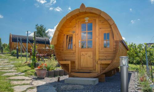 Muellers Weingut und Weinstube im Auerberg — hotel in Nordheim