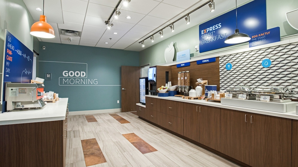 Holiday Inn Express & Suites Racine by IHG - photo 49