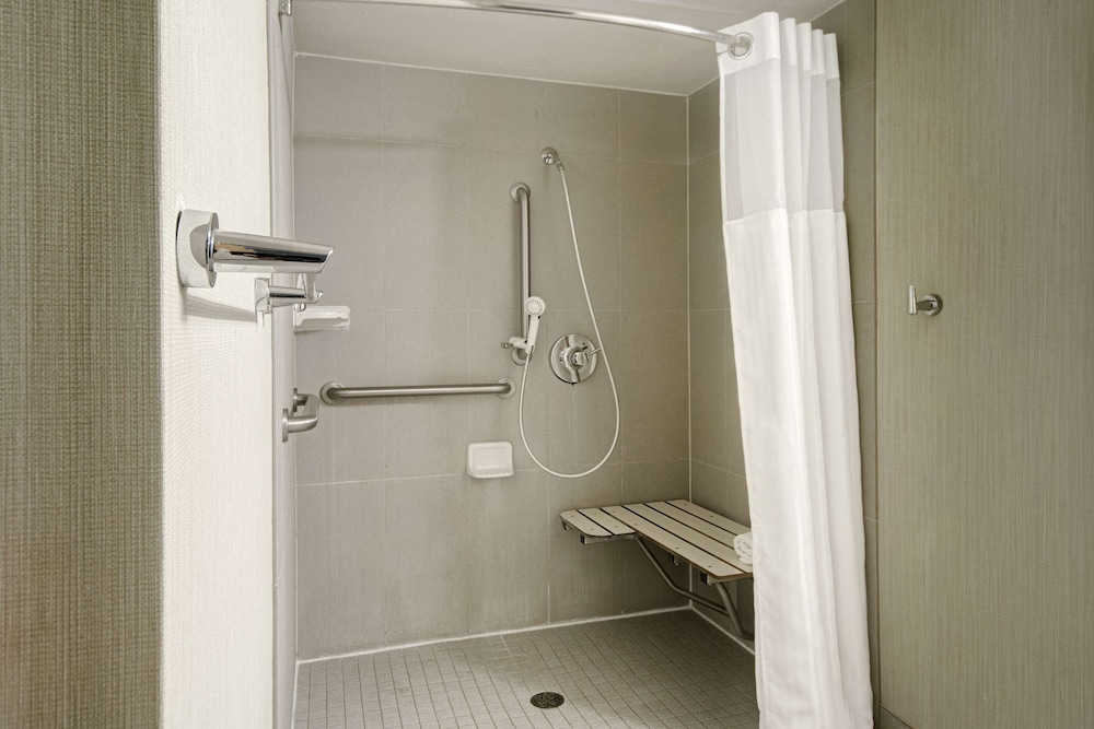 Embassy Suites by Hilton Jacksonville Baymeadows - photo 51