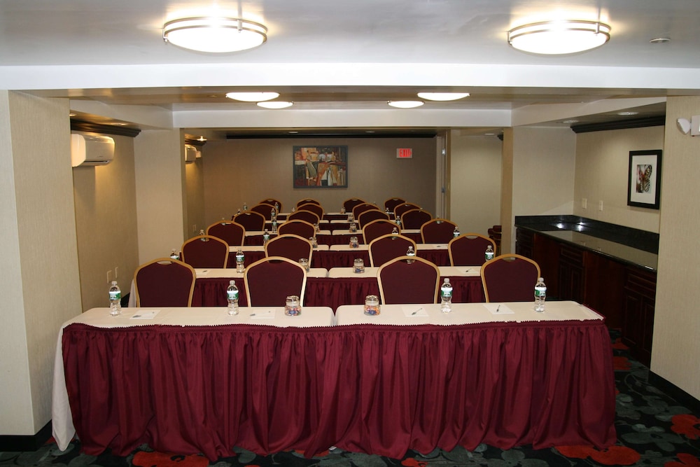 Hampton Inn Jericho Westbury - photo 75