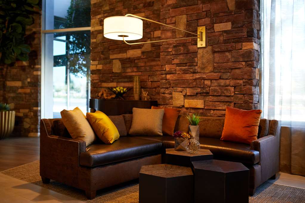 Hyatt Place Las Vegas at Silverton Village - photo 3