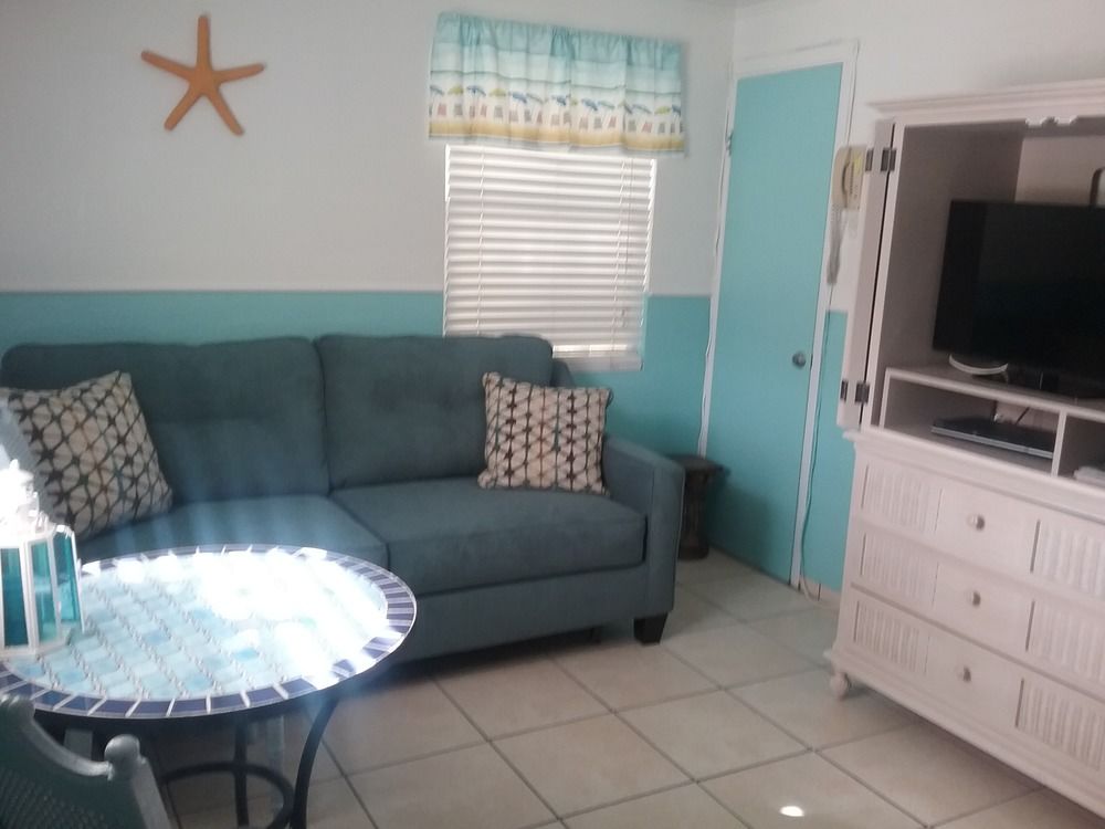 Tropical Bay Inn Motel - photo 15