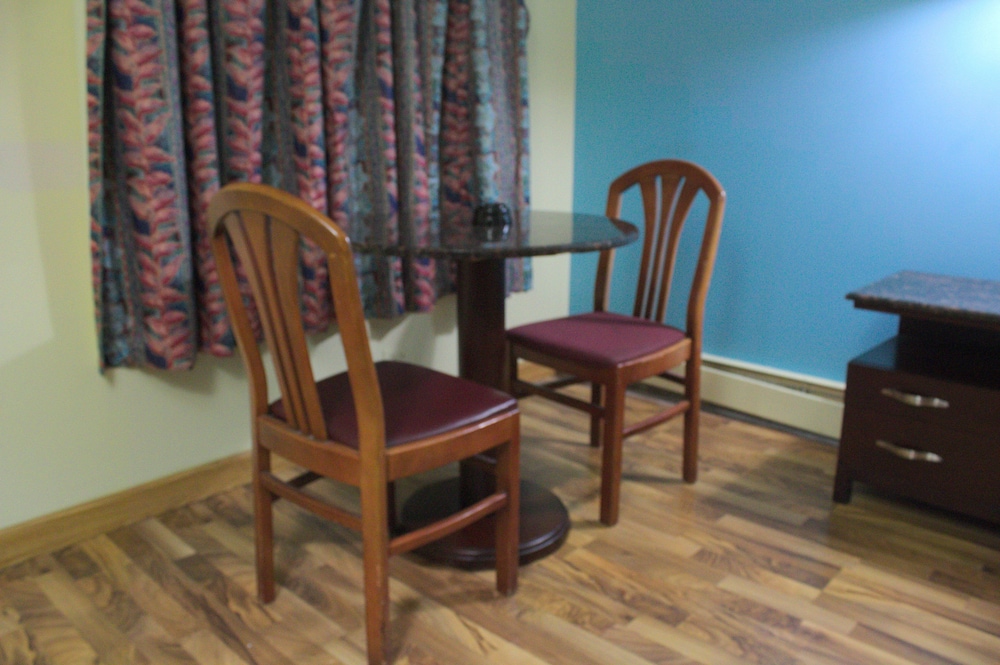 American Inn & Suites - photo 22