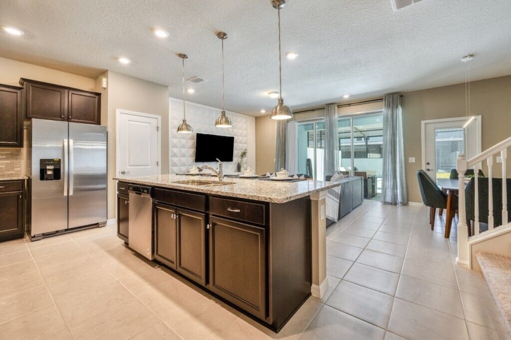 NEW 5 Bdrm Windsor Island Resort - photo 16