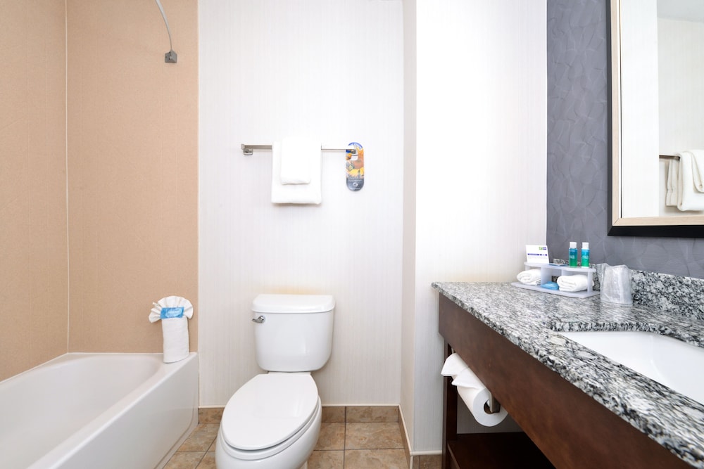 Holiday Inn Express & Suites Greenfield by IHG - photo 14
