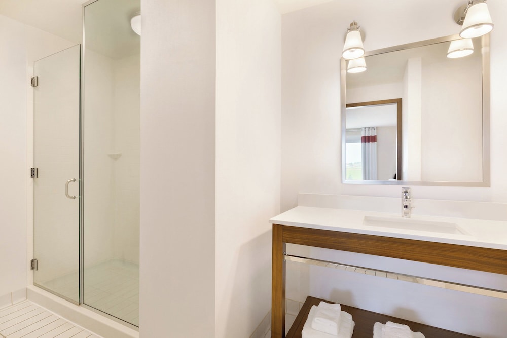 Four Points by Sheraton Fargo Medical Center - photo 18