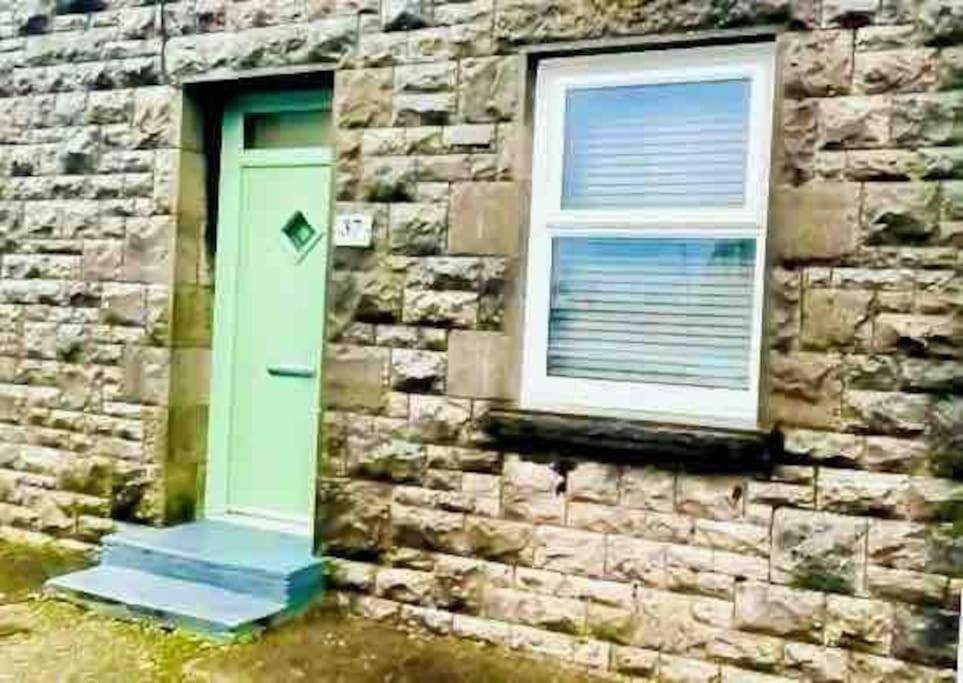 Quaint cottage close to Marina — 4-Star Luxury Hotel in Milford Haven, United Kingdom