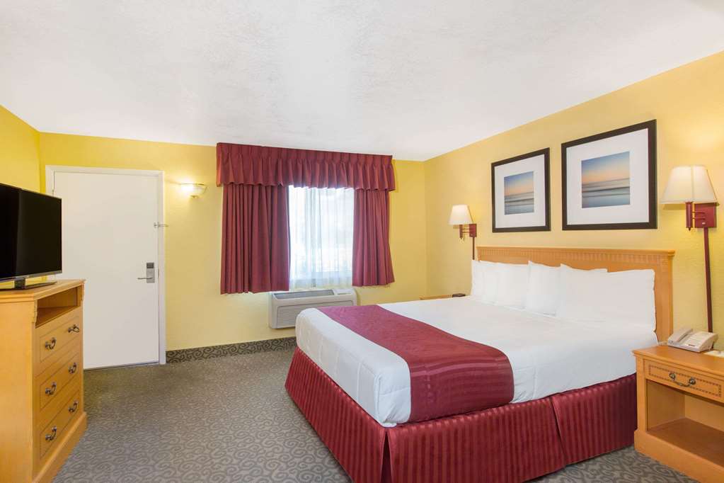 Days Inn by Wyndham Redwood City - photo 12