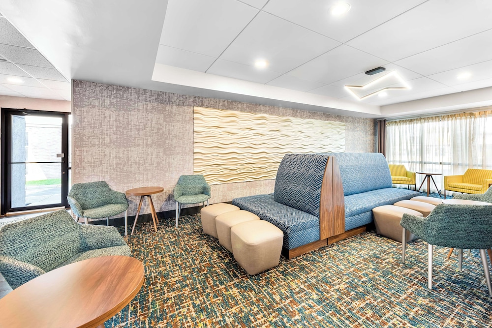 Hampton Inn Dayton Huber Heights - photo 3